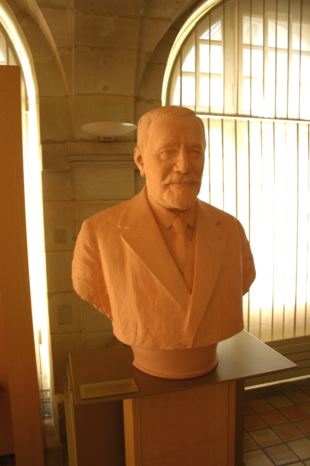 Albert Calmette's bust, Val-de-Grâce, Paris - 02.JPG